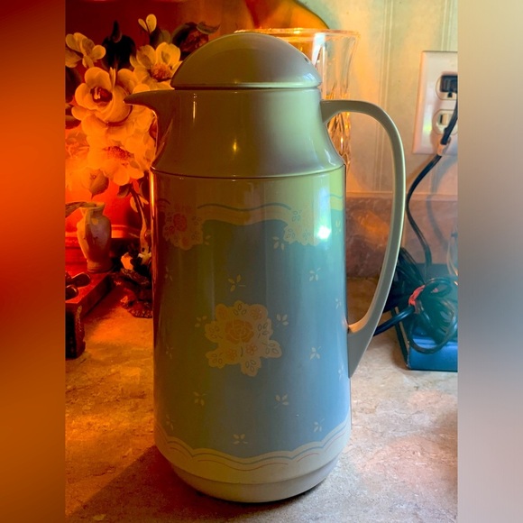 Vintage Corning Thermique 1 qt Coffee Carafe Cream and Pastel Blue/Flowers - Picture 1 of 15
